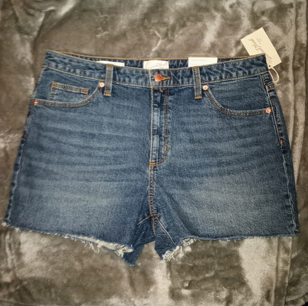 Universal Thread Midi Shorts Size 14 - Picture 5 of 7